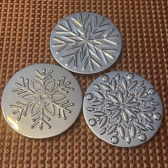 Bath & Body Works Set of 12 Decorative Ornamental Holiday Candle Lids - - Picture 5 of 10